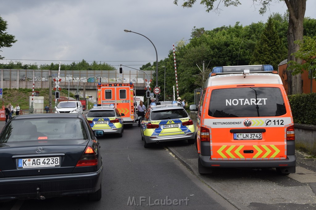 Einsatz BF Koeln Koeln Brueck Bruecker Mauspfad P02.JPG - Miklos Laubert